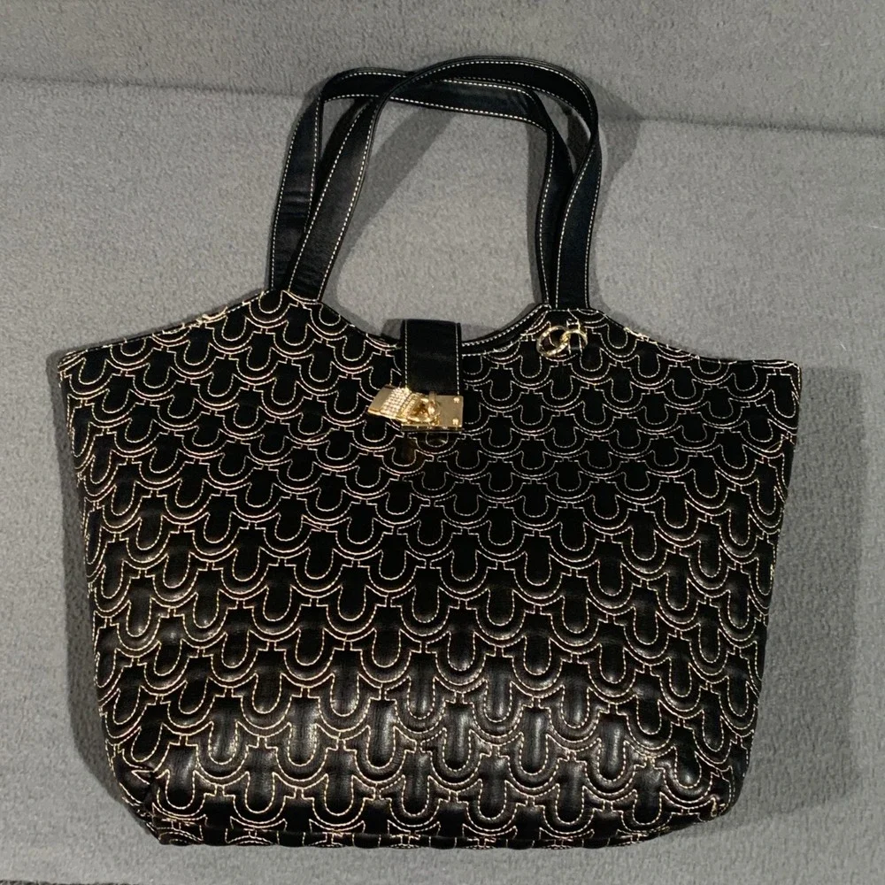 True Religion Black Horseshoe Quilted Tote Bag Gold Rhinestone Padlock‎ Large